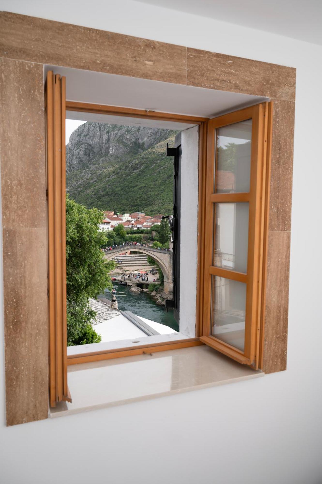 Sunrise Apartments - With Old Bridge View Mostar Exteriör bild