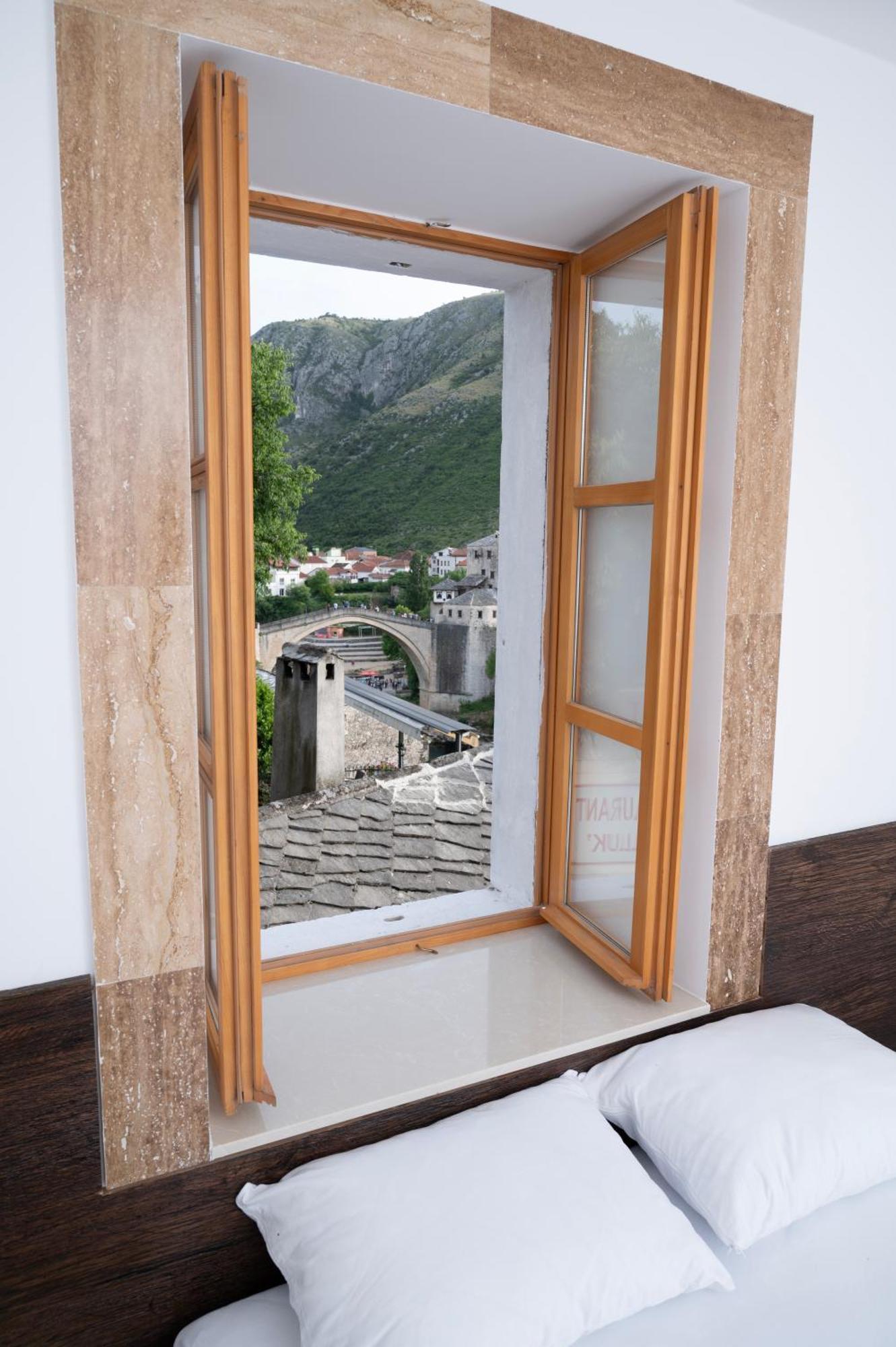 Sunrise Apartments - With Old Bridge View Mostar Exteriör bild